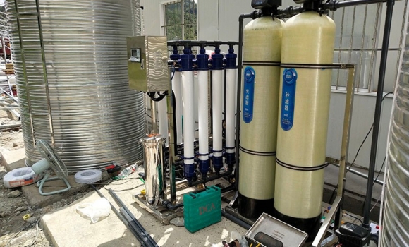 玉溪市項(xiàng)目部4噸超濾凈水設(shè)備